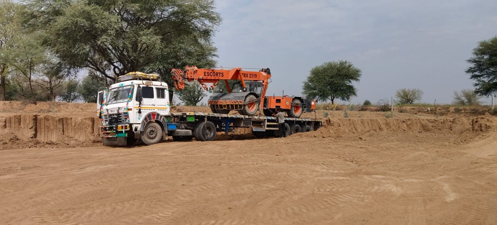 Mobile crane lifting operation